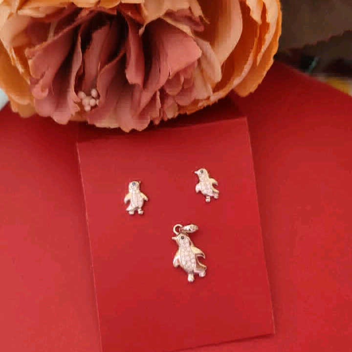 Penguin CZ Pendant set 
